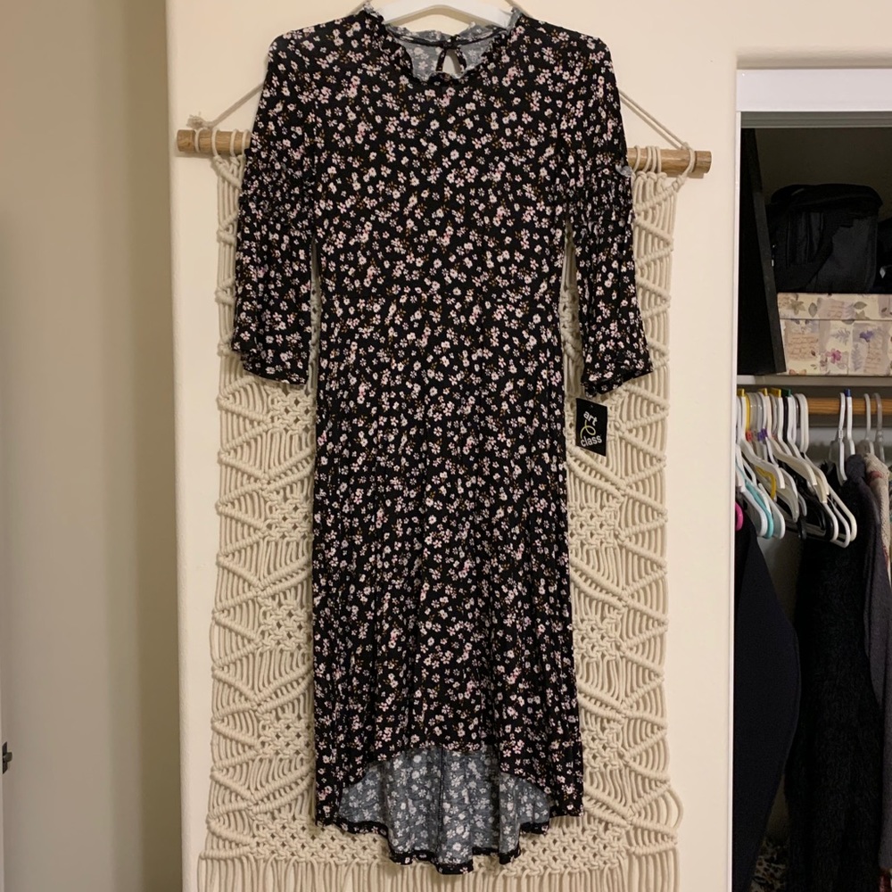 Super flowy dress!!
